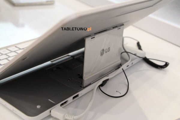 LG Tab-Book: slider z Windows 8