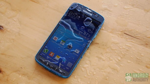 galaxy-s4-vs-galaxy-s4-active-aa-active-water-resistance