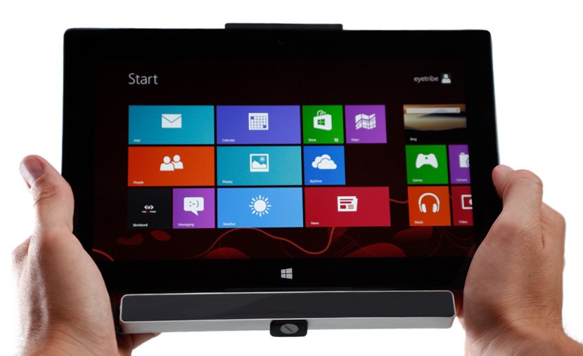 Eye-Tribe-Tracker-mounted-on-Windows-8-tablet