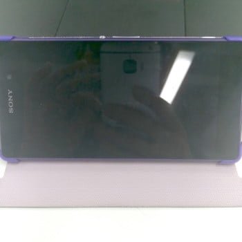 HTC-One-M9-Hima-reflection-640x608