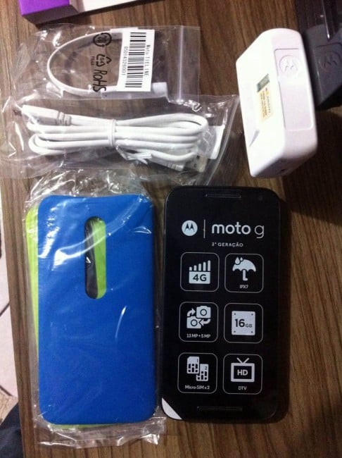 Motorola Moto G (2015) zawartość pudełka unboxing 3