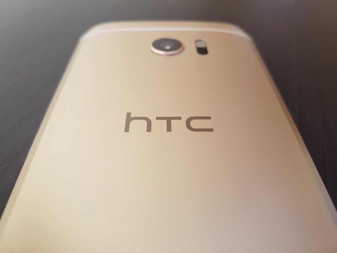 HTC 10 HTC logo