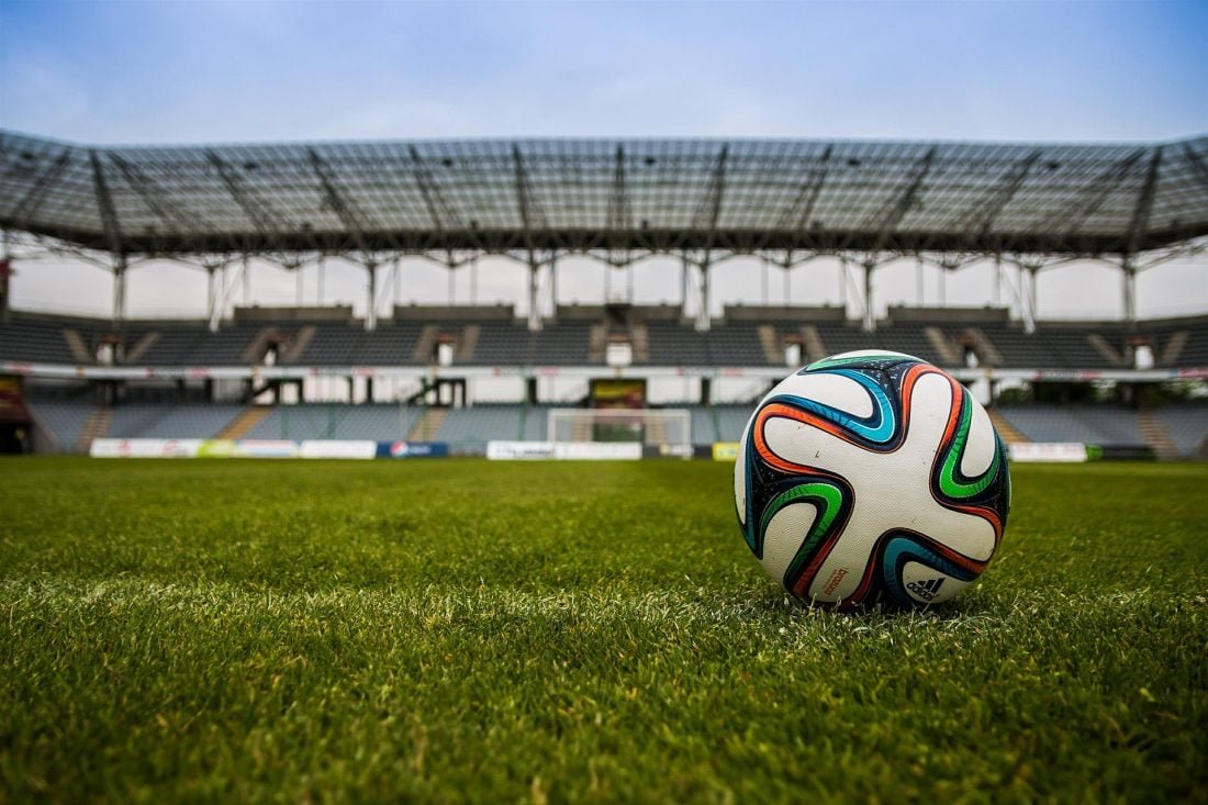 mecz piłka stadion sport