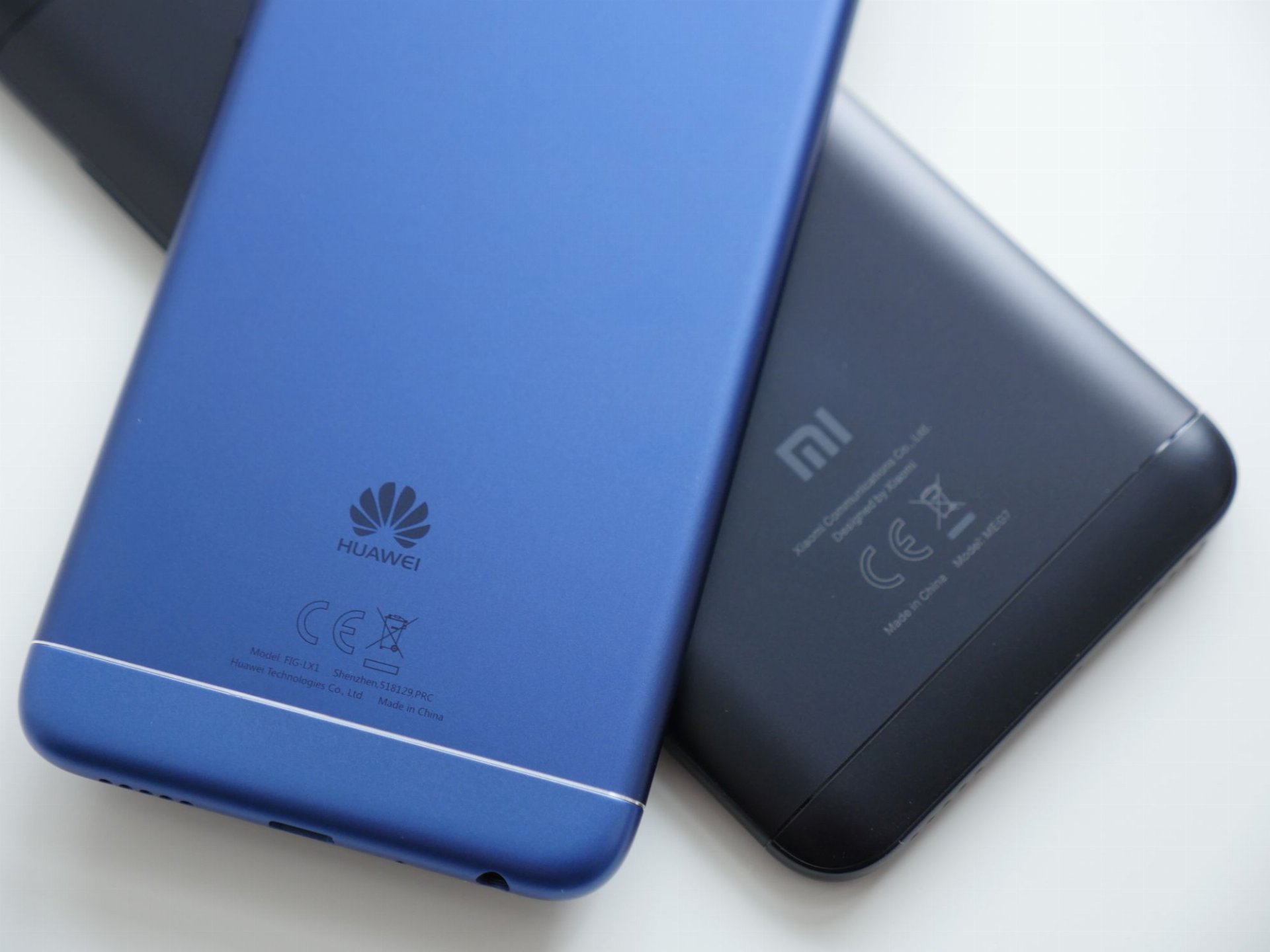 Kt³ry ze smartfon³w do 1000 zÅ byÅ kupiÅ Huawei P Smart czy Xiaomi Dwie firmy z PaÅstwa Årodka Huawei i Xiaomi od wielu dÅugich miesiÄcy rywalizujÄ
ze sobÄ
o klient³w wydajÄ
c na rynek kolejne smartfony