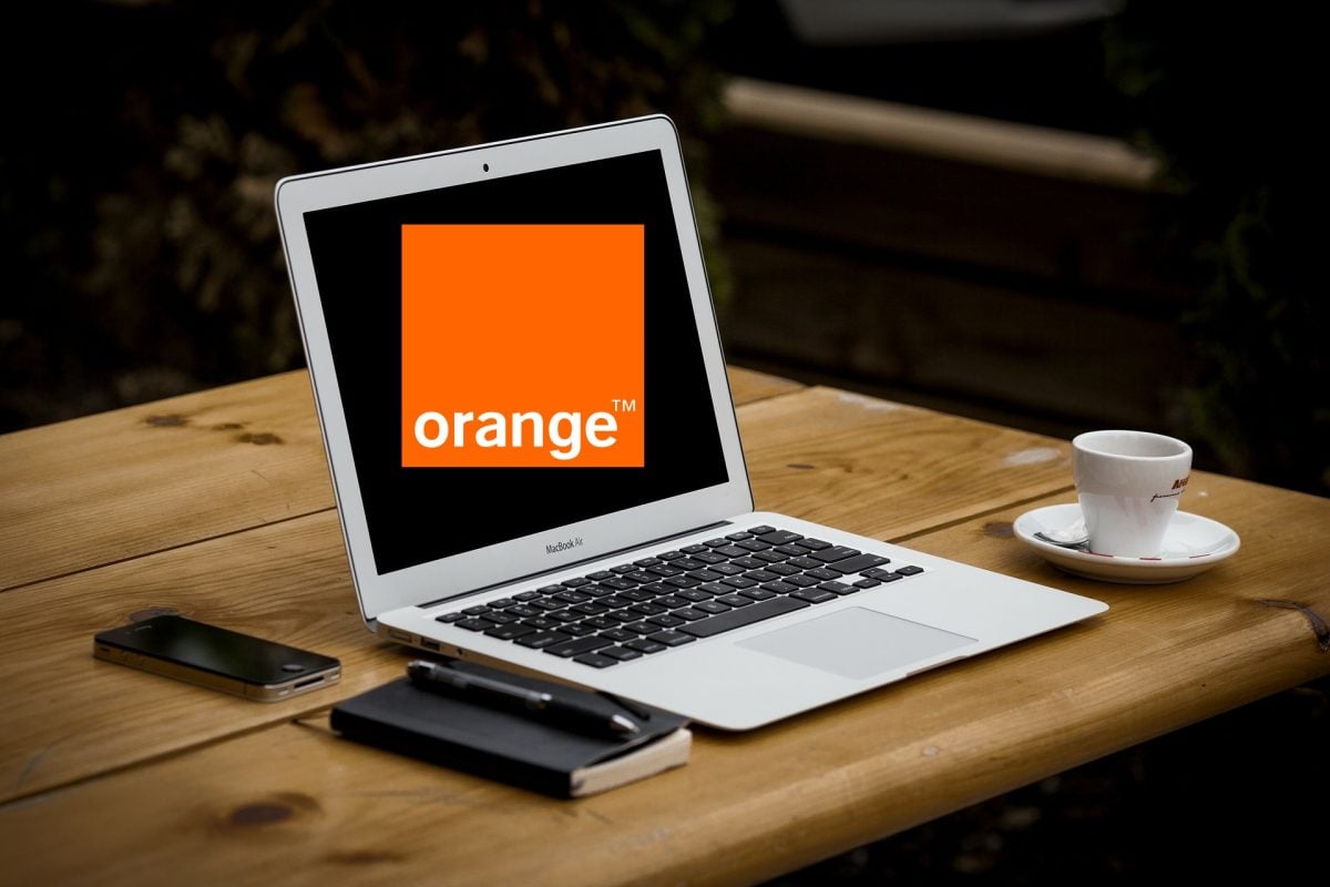laptop komputer Orange logo