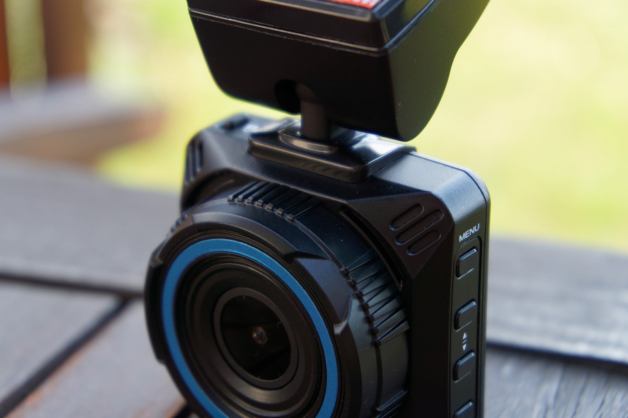 Navitel R600 czy da się kupić dobry wideorejestrator za