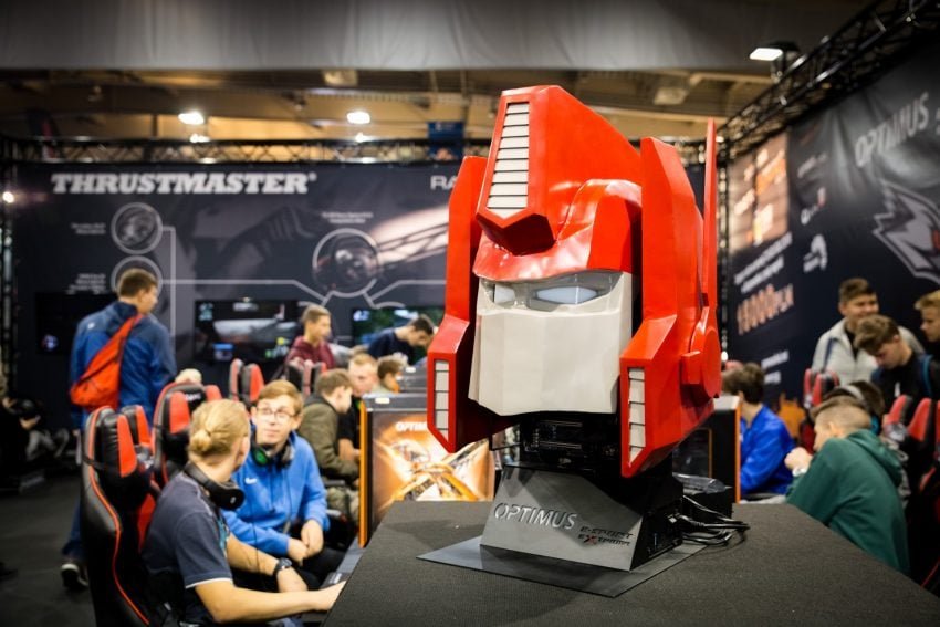 PGA 2018 - Optimus Prime autorstwa Staszek Wiertelak