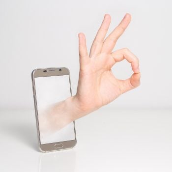 smartfon OK hand