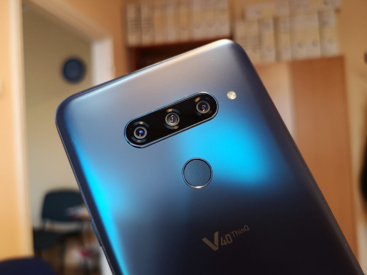 LG V40 ThinQ