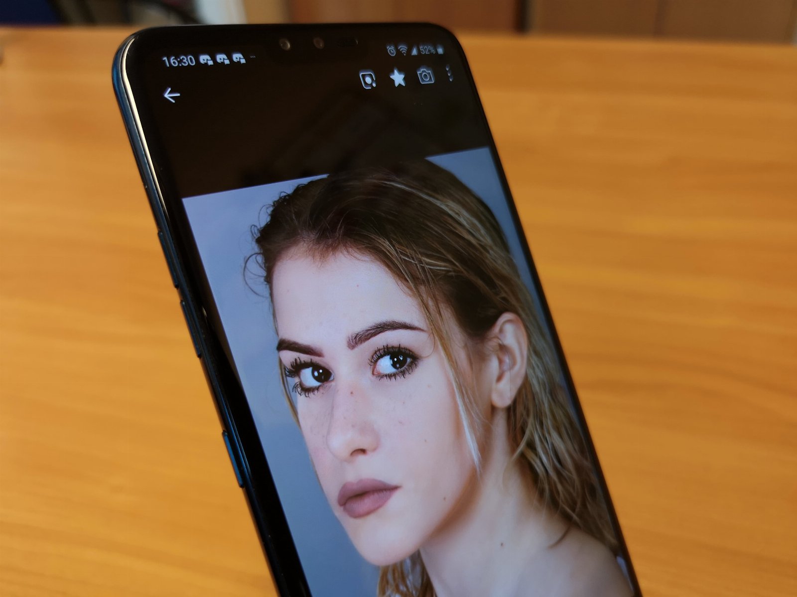 LG V40 ThinQ