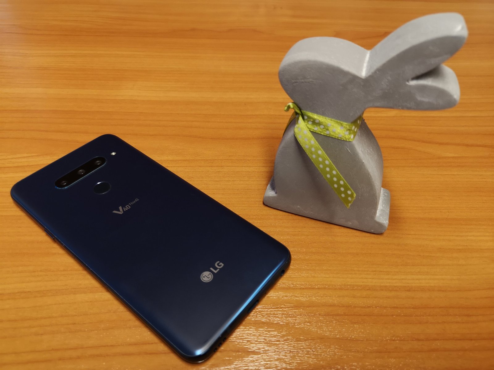 LG V40 ThinQ