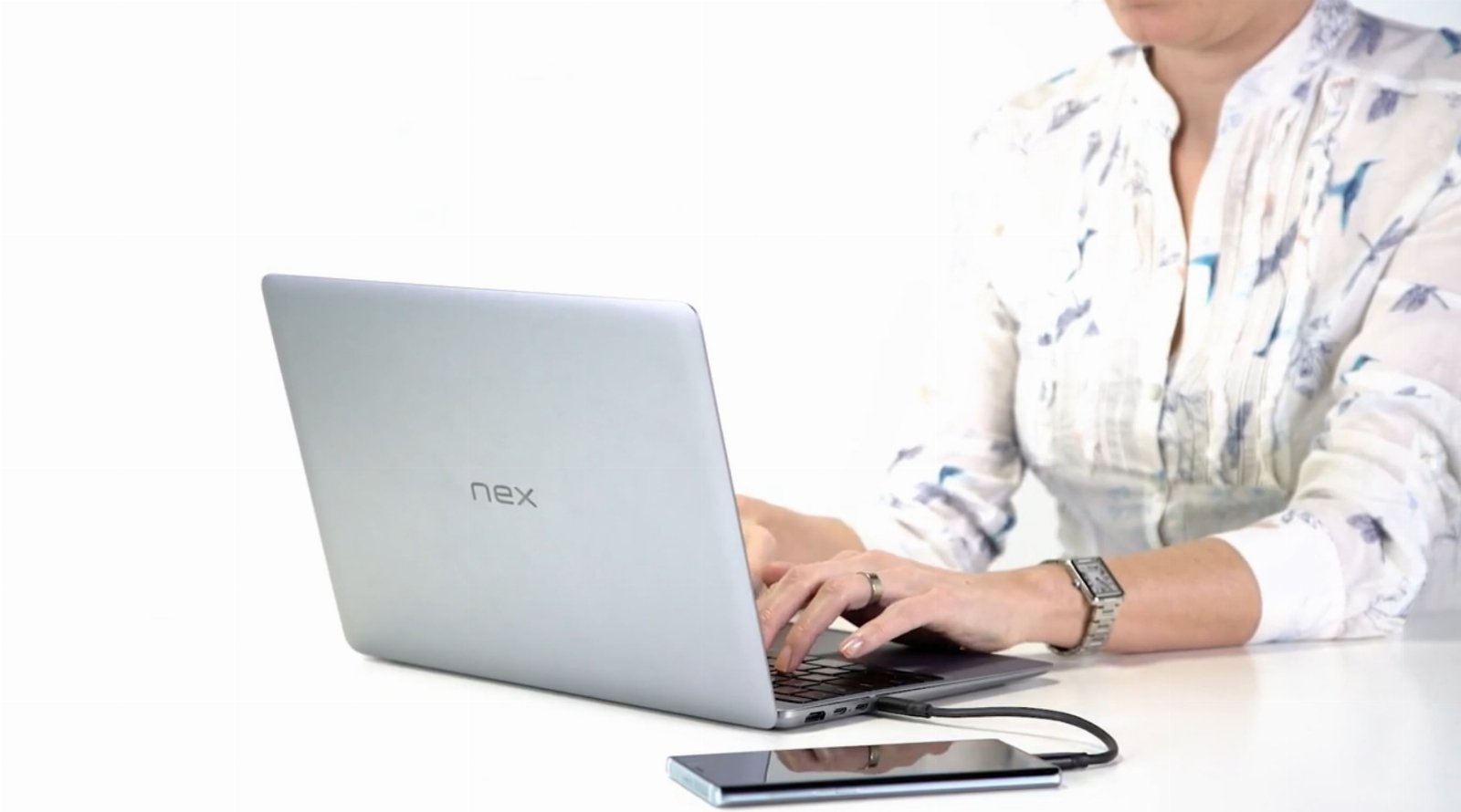 nexdock2-glowne.jpg (2710Ã1508)