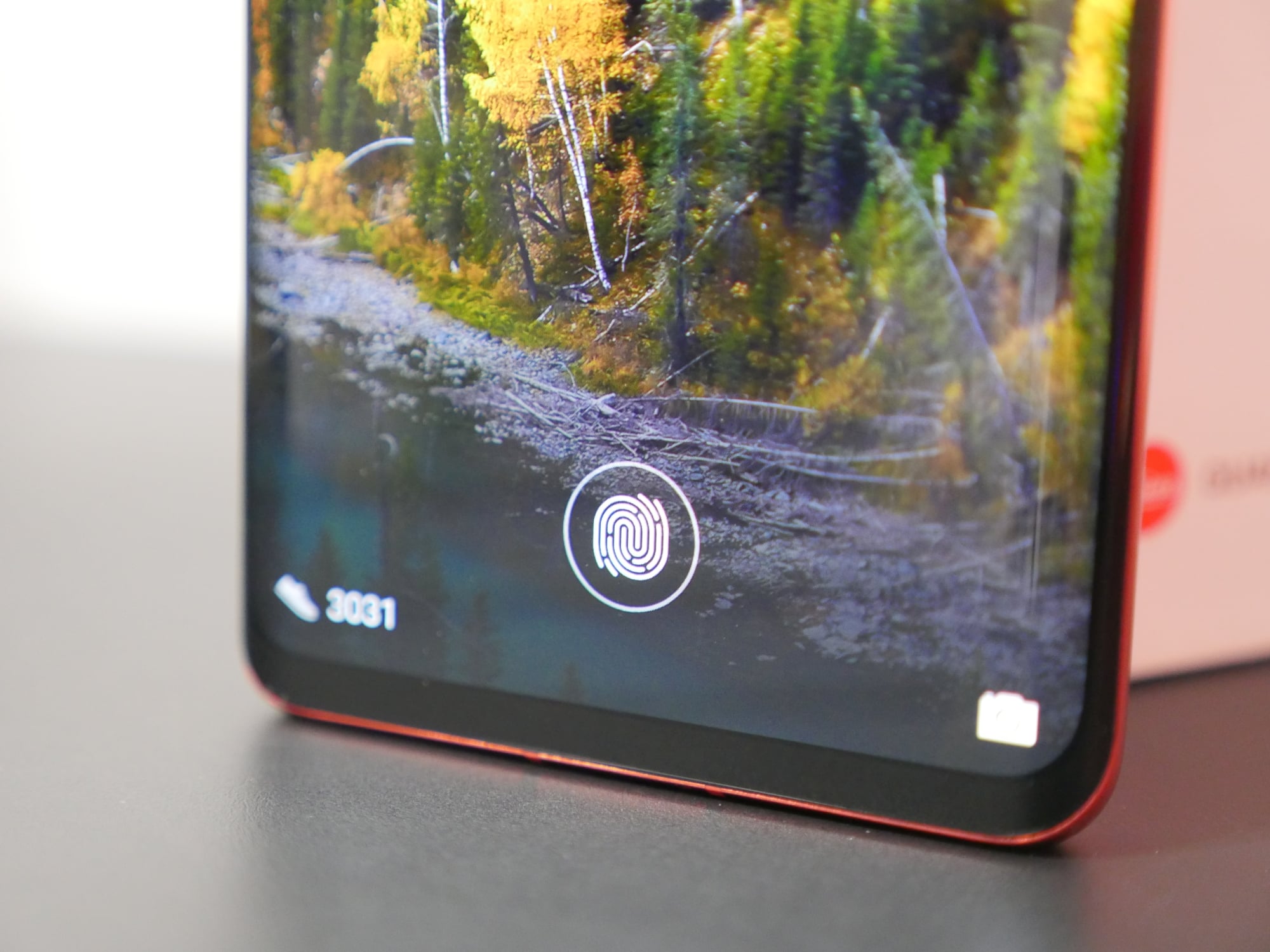ekranowy czytnik linii papilarnych w smartfonie Huawei P30 Pro