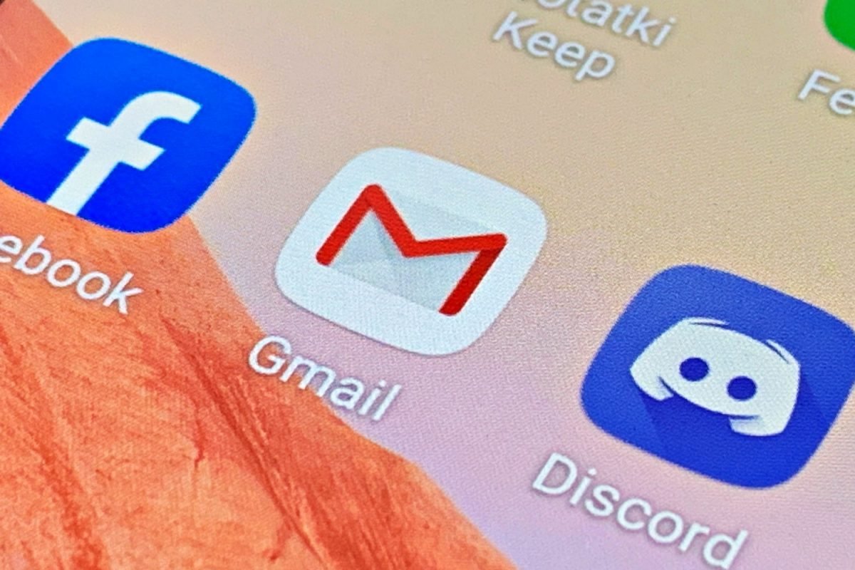 Google Gmail Discord Facebook aplikacja app program