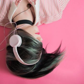 słuchawki muzyka dziewczyna