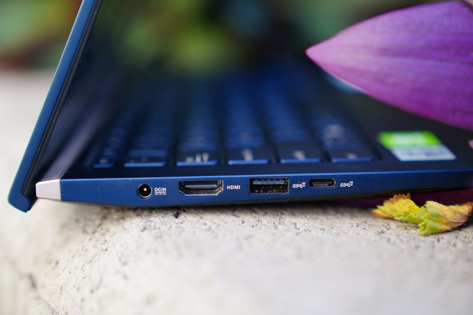 Asus ZenBook 14 (UX434F) Review