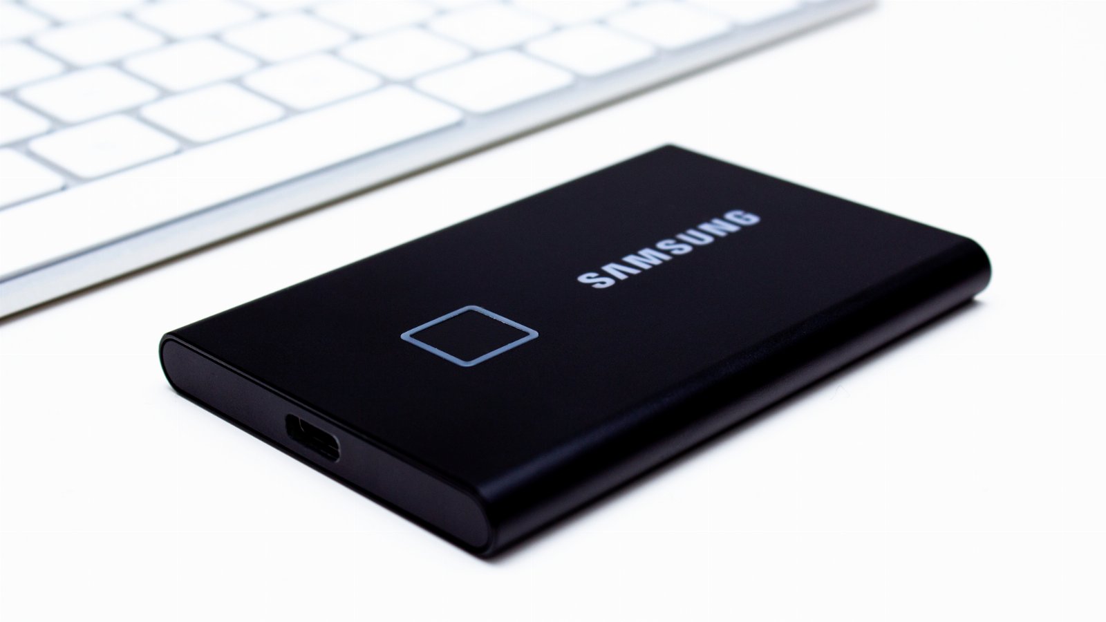 Samsung SSD T7 Touch (fot. Miłosz Starzewski/Tabletowo.pl)