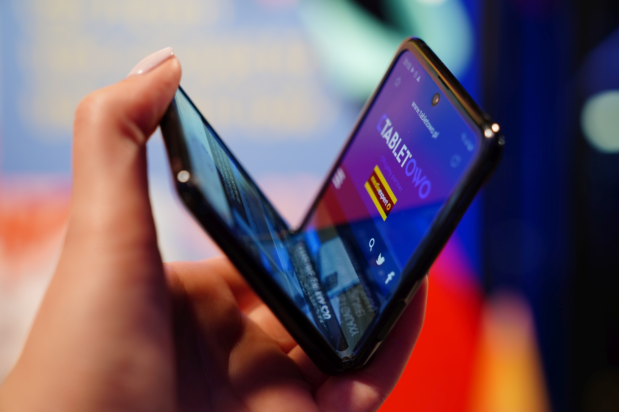 składany smartfon Samsung Galaxy Z Flip foldable smartphone
