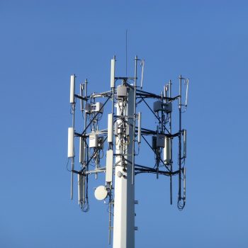 nadajnik stacja bazowa antena maszt