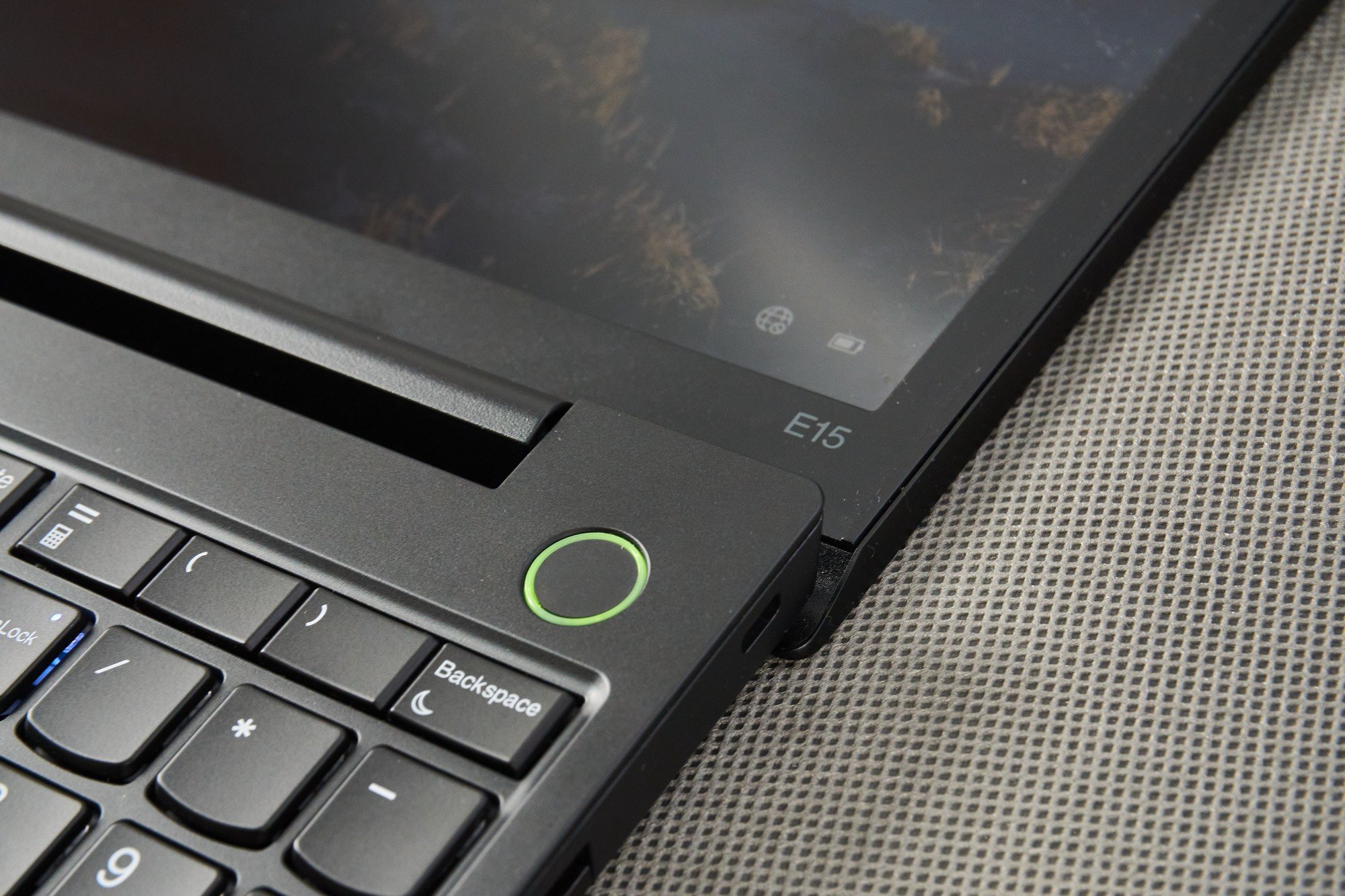 Lenovo ThinkPad E15 - czytnik linii papilarnych