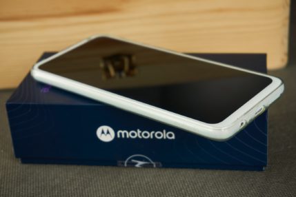 smartfon Motorola One Fusion smartphone