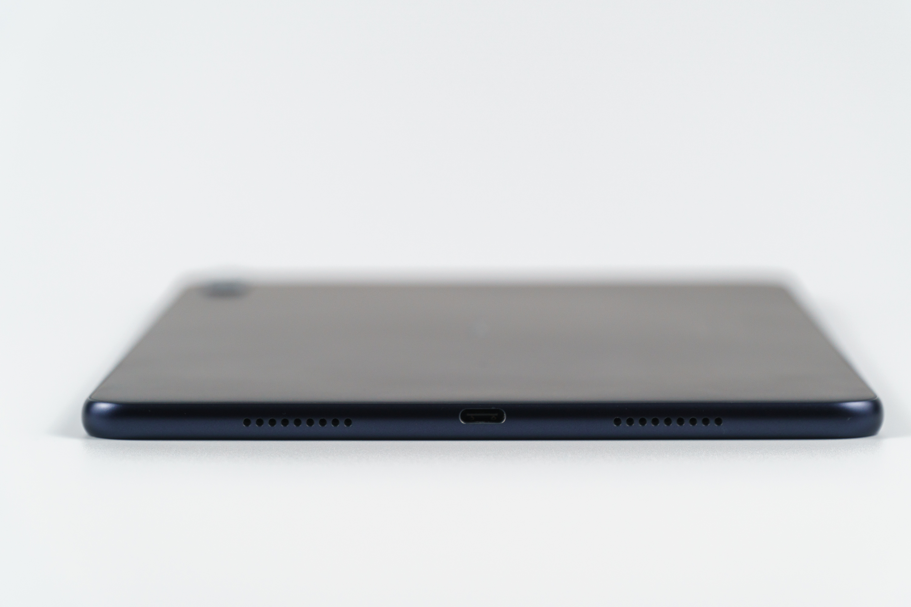 Huawei MatePad 10 złącze USB-C i głośniki