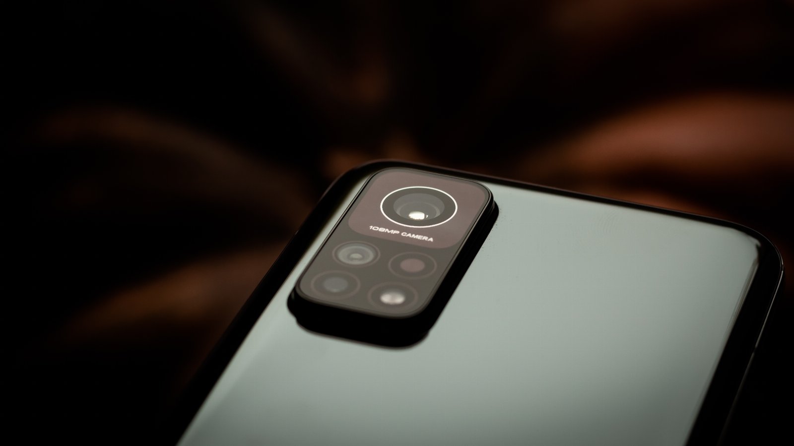 Xiaomi Mi 10T Pro fot. Miłosz Starzewski