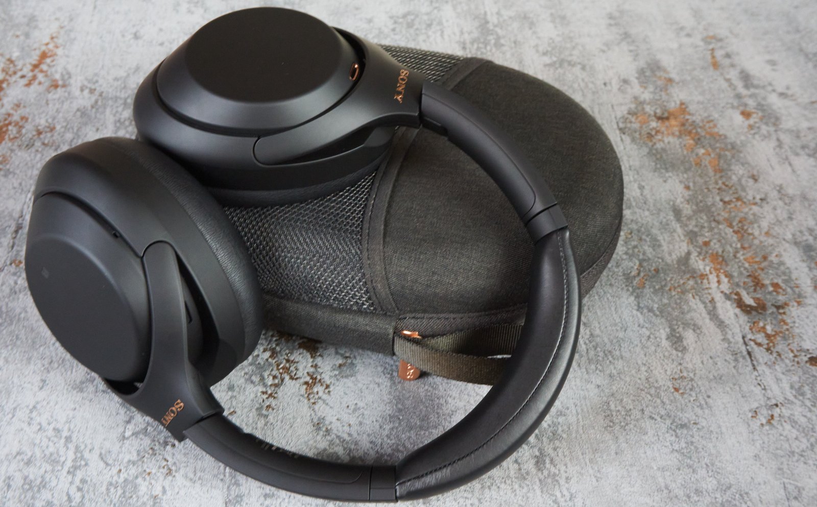 Sony WH-1000XM4 fot. Tabletowo.pl