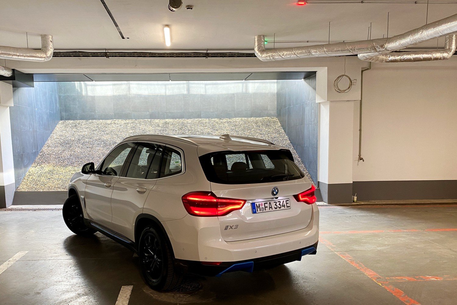 BMW iX3