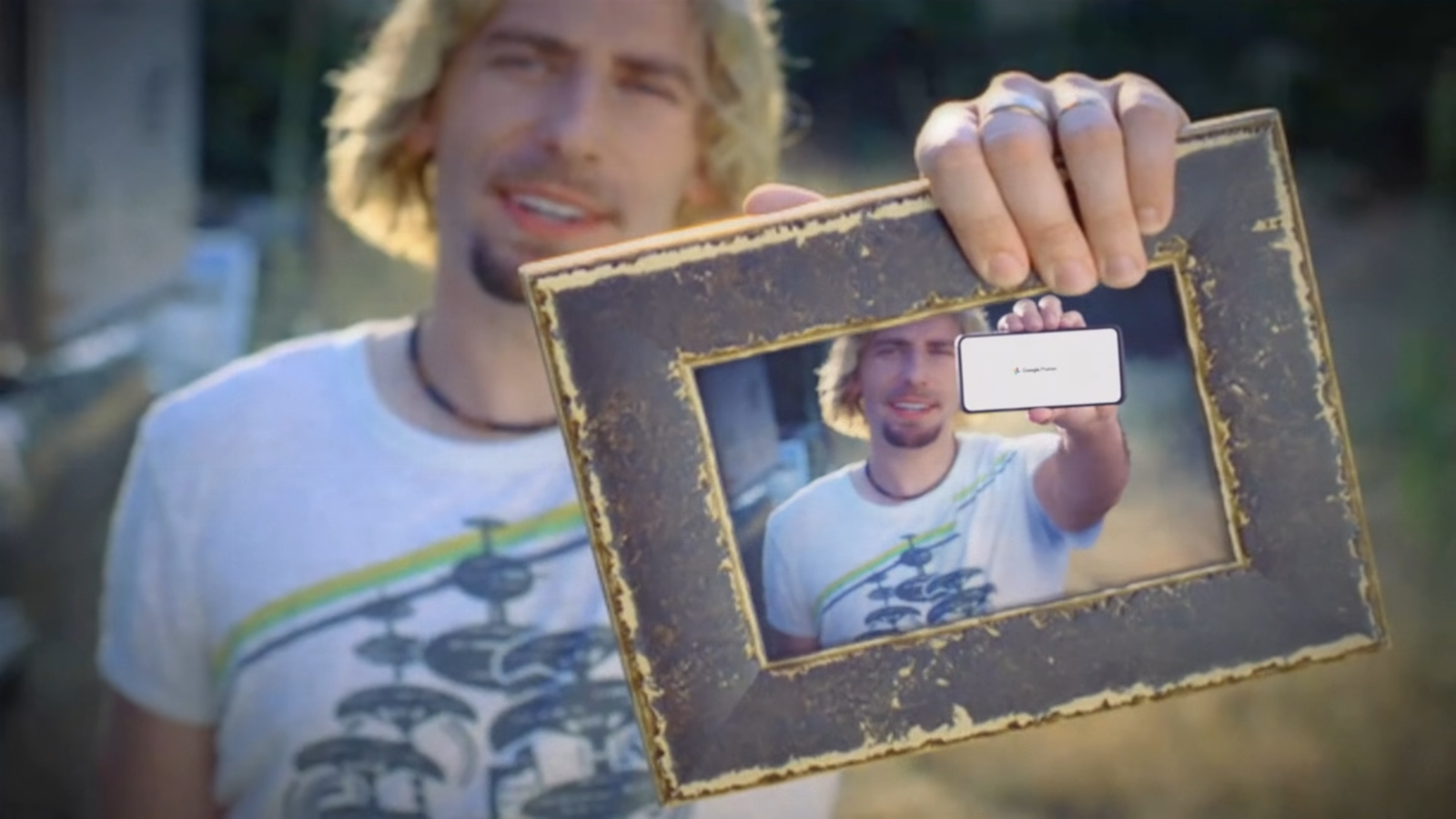 Reklama Google Photos z Nickelback