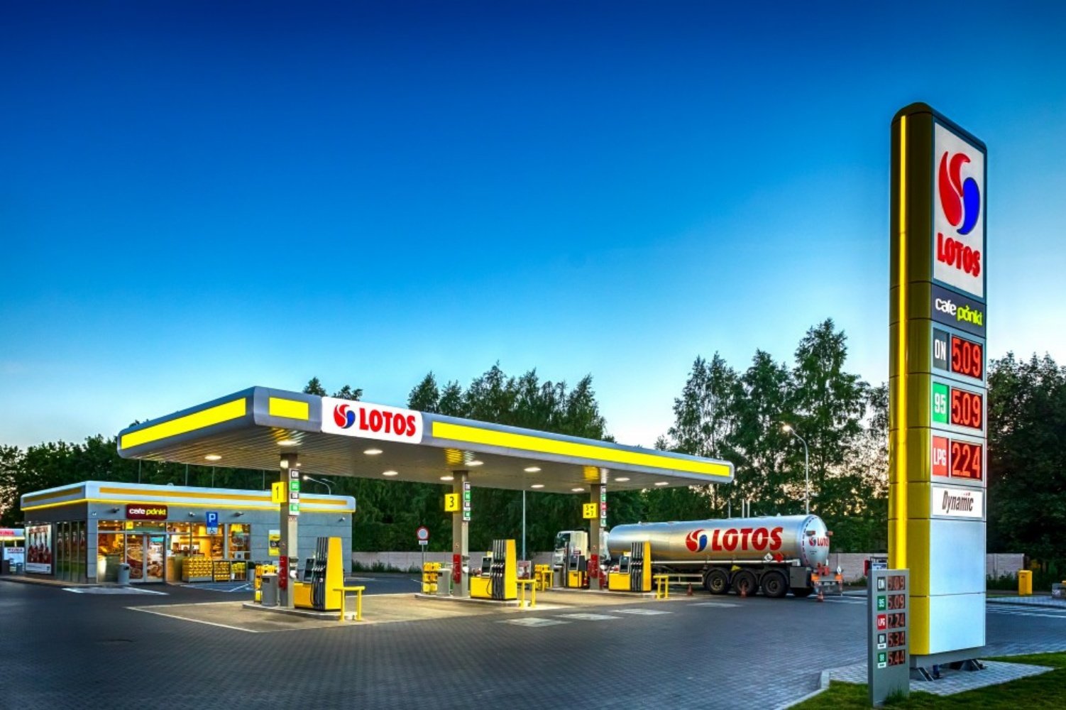 stacja benzynowa paliwowa LOTOS