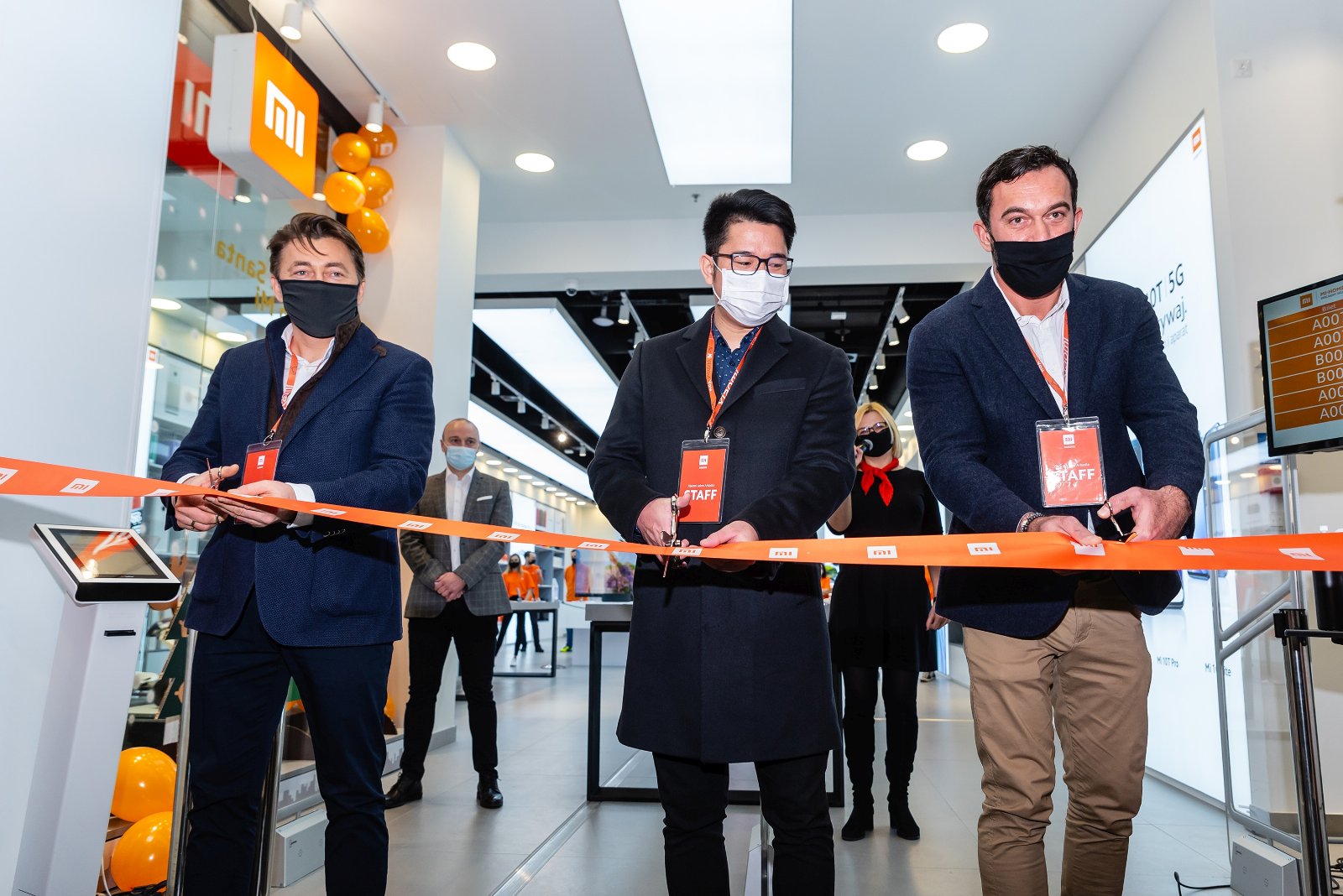 otwarcie Mi Store Arkadia - od lewej: Leszek Sławiński, Alan Chen, Łukasz Bieniek