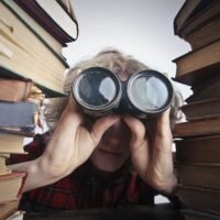 google lornetka lorneta książki kobieta dziewczyna badanie nauka