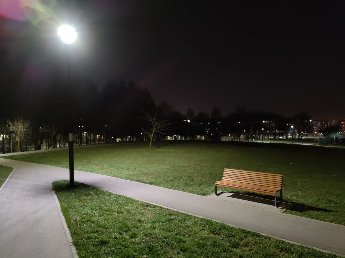 Recenzja OnePlus 9 5G - Porównanie ze zdjęciami nocnymi - fot. Tabletowo
