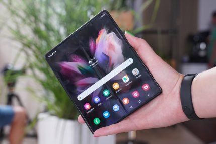 składany smartfon Samsung Galaxy Z Fold 3 foldable smartphone