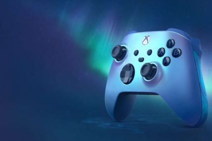 Pad do Xboxa w kolorze Aqua Shift