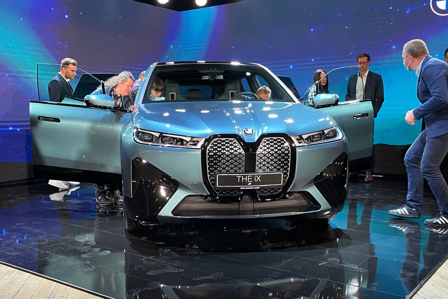BMW iX