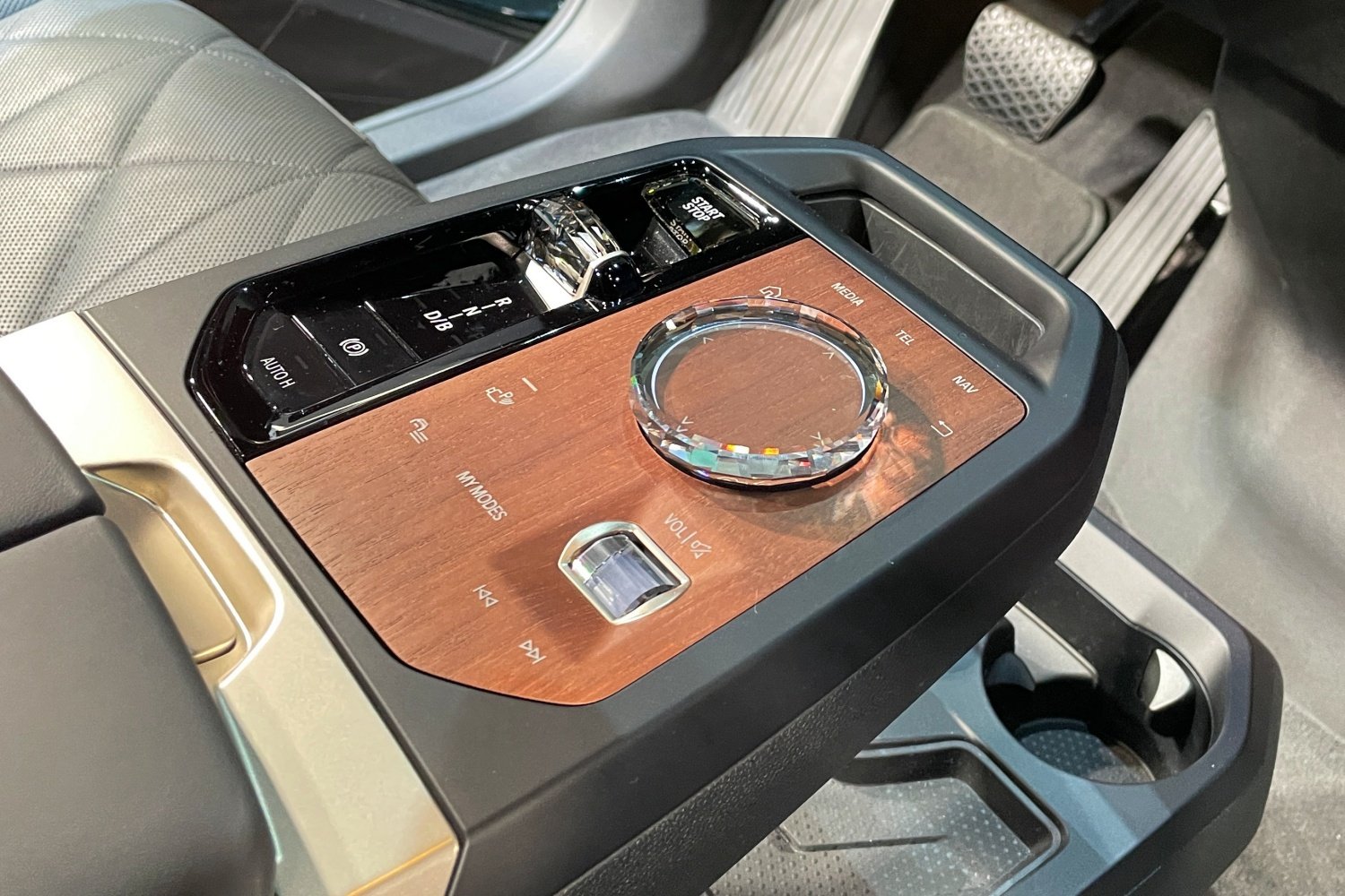 BMW iX