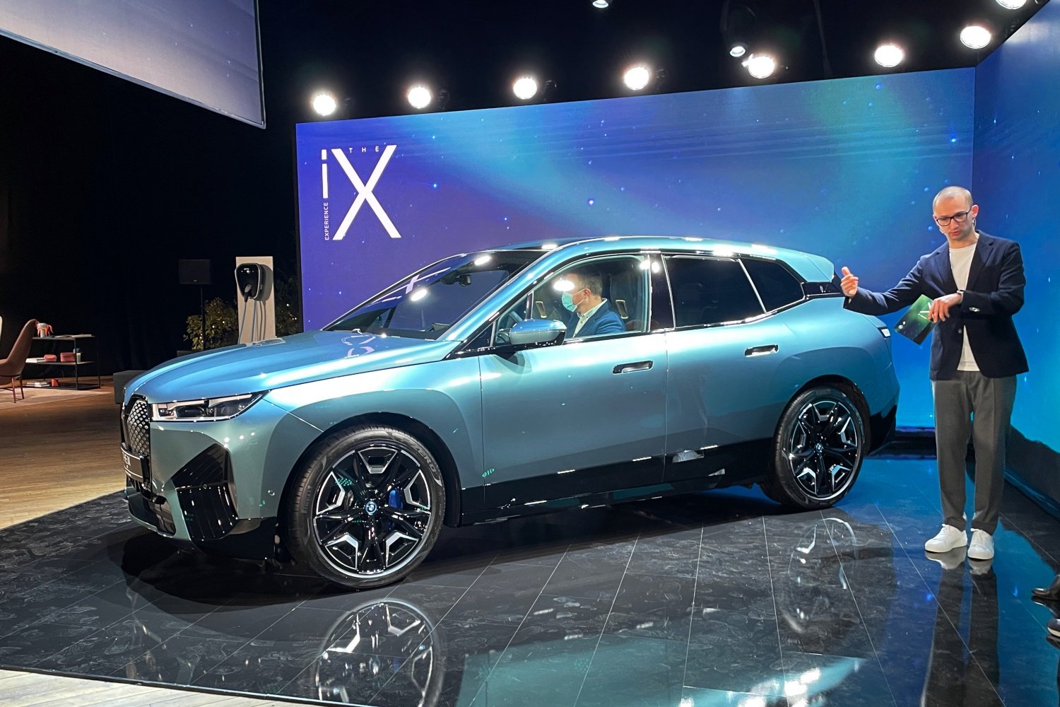 BMW iX