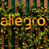 One Box by Allegro automat paczkowy Allegro logo