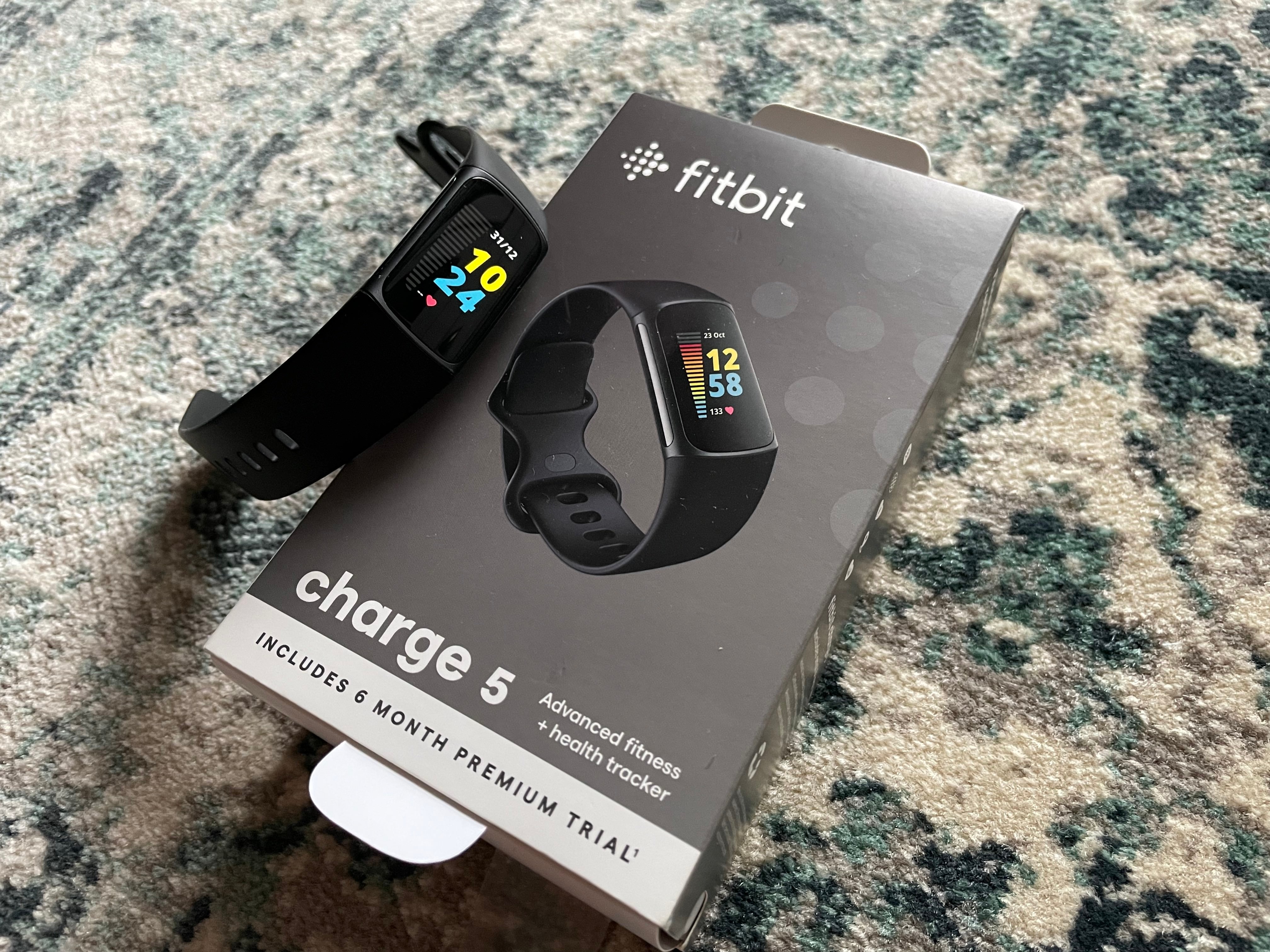 10752円 【レビューで送料無料】 Fitbit Charge 5 ほぼ新品