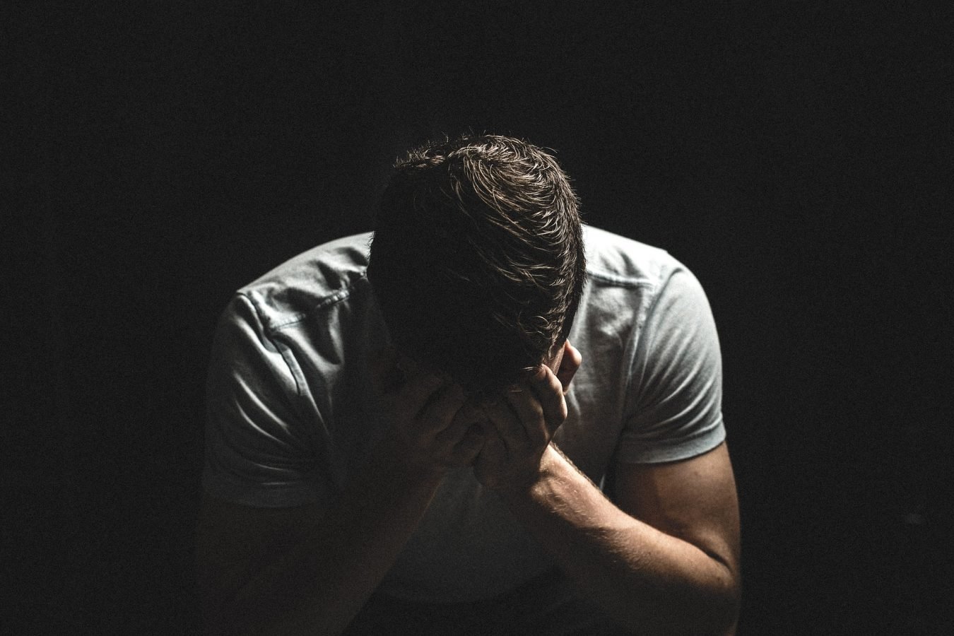 man men mężczyzna chłopak facet płacz strata loss cry