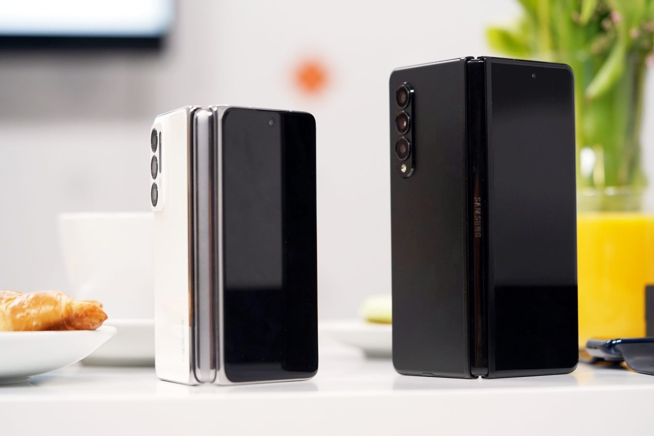składany smartfon OPPO Find N vs Samsung Galaxy Z Fold 3 fot. Tabletowo.pl