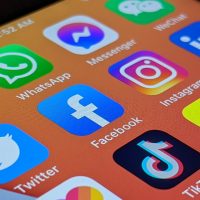 aplikacje social media Facebook Messenger Twitter Instagram WhatsApp Snapchat TikTok LinkedIn logo