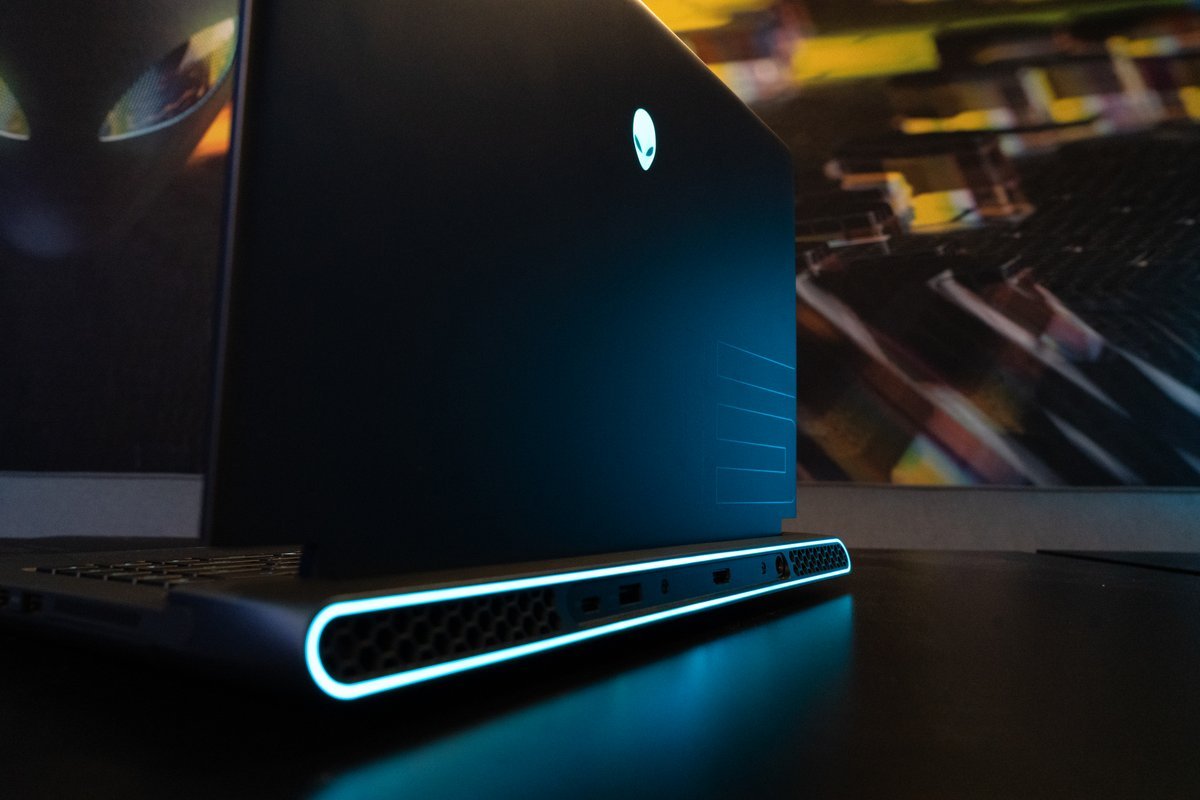 Alienware M15