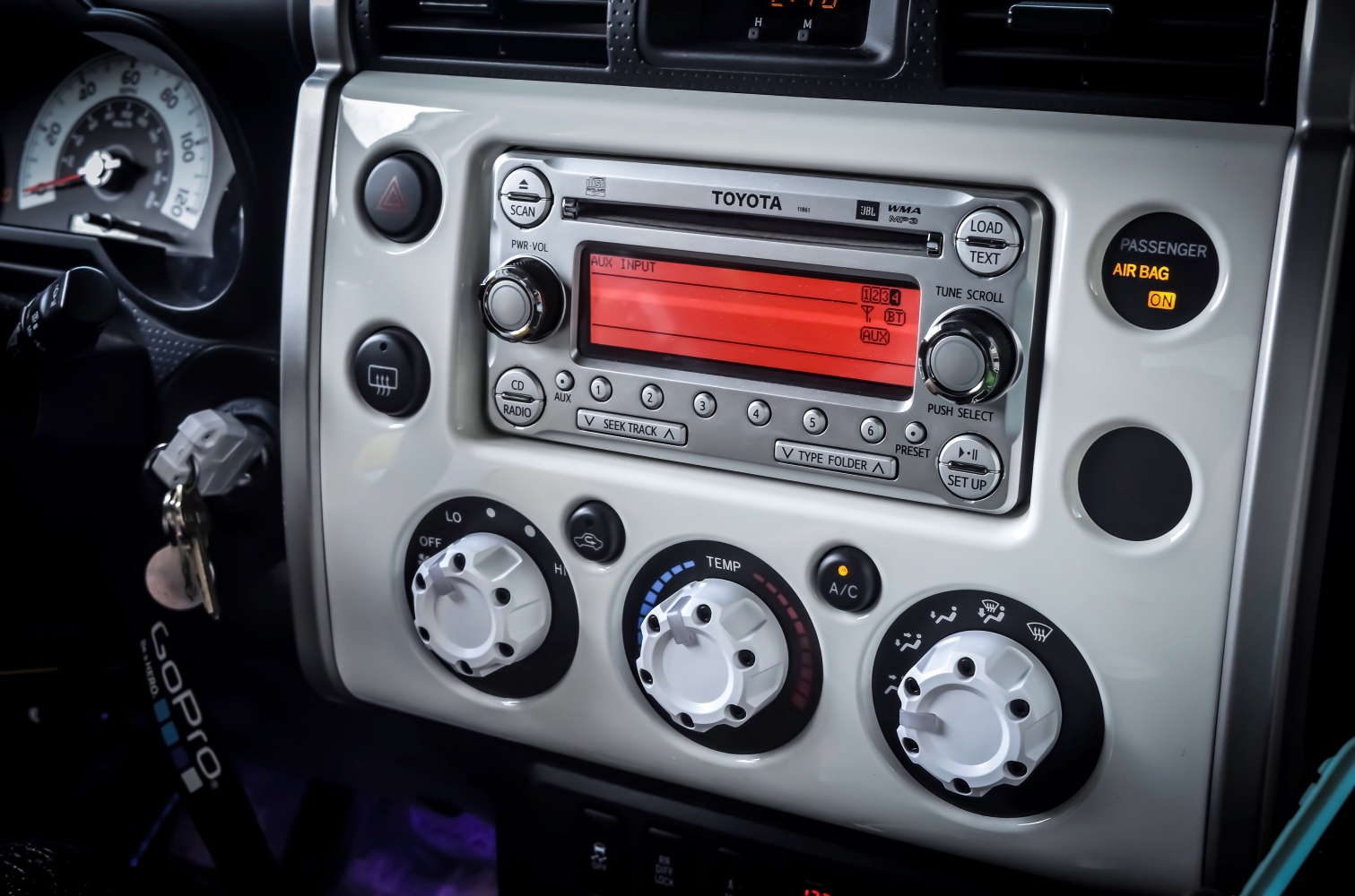 Trzeci sygnał ma być nadawany przez radio w samochodzie