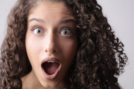szok shocked girl woman dziewczyna kobieta zdziwienie surprised wow