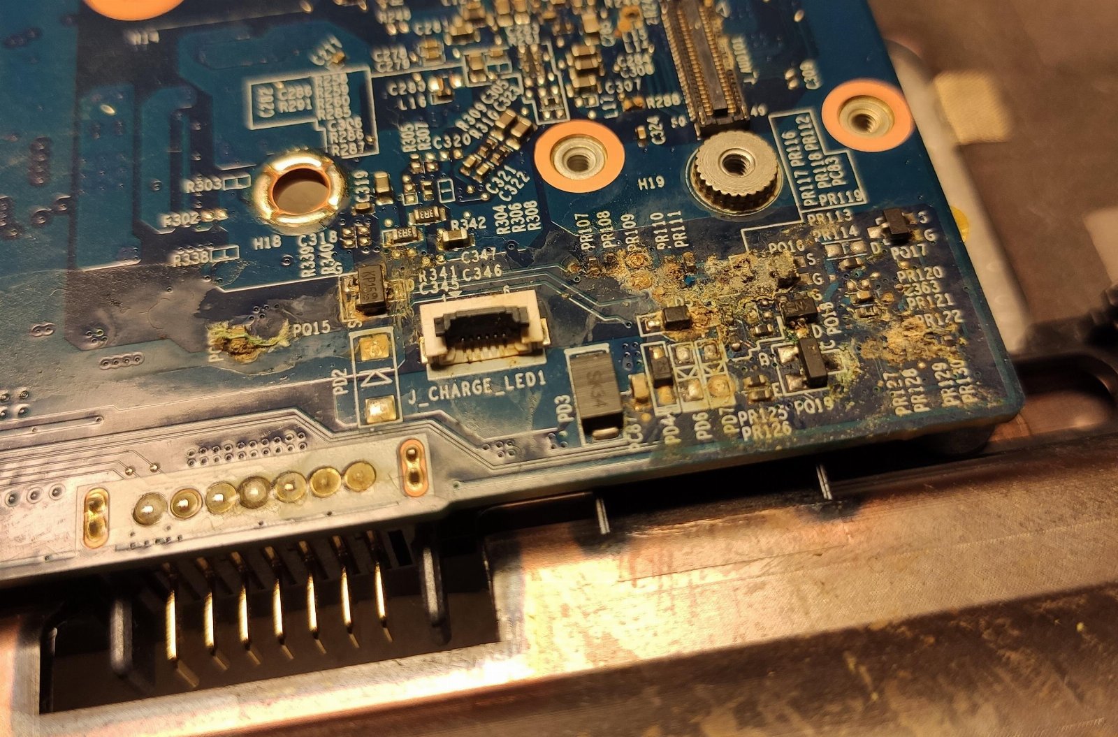 Zalany laptop