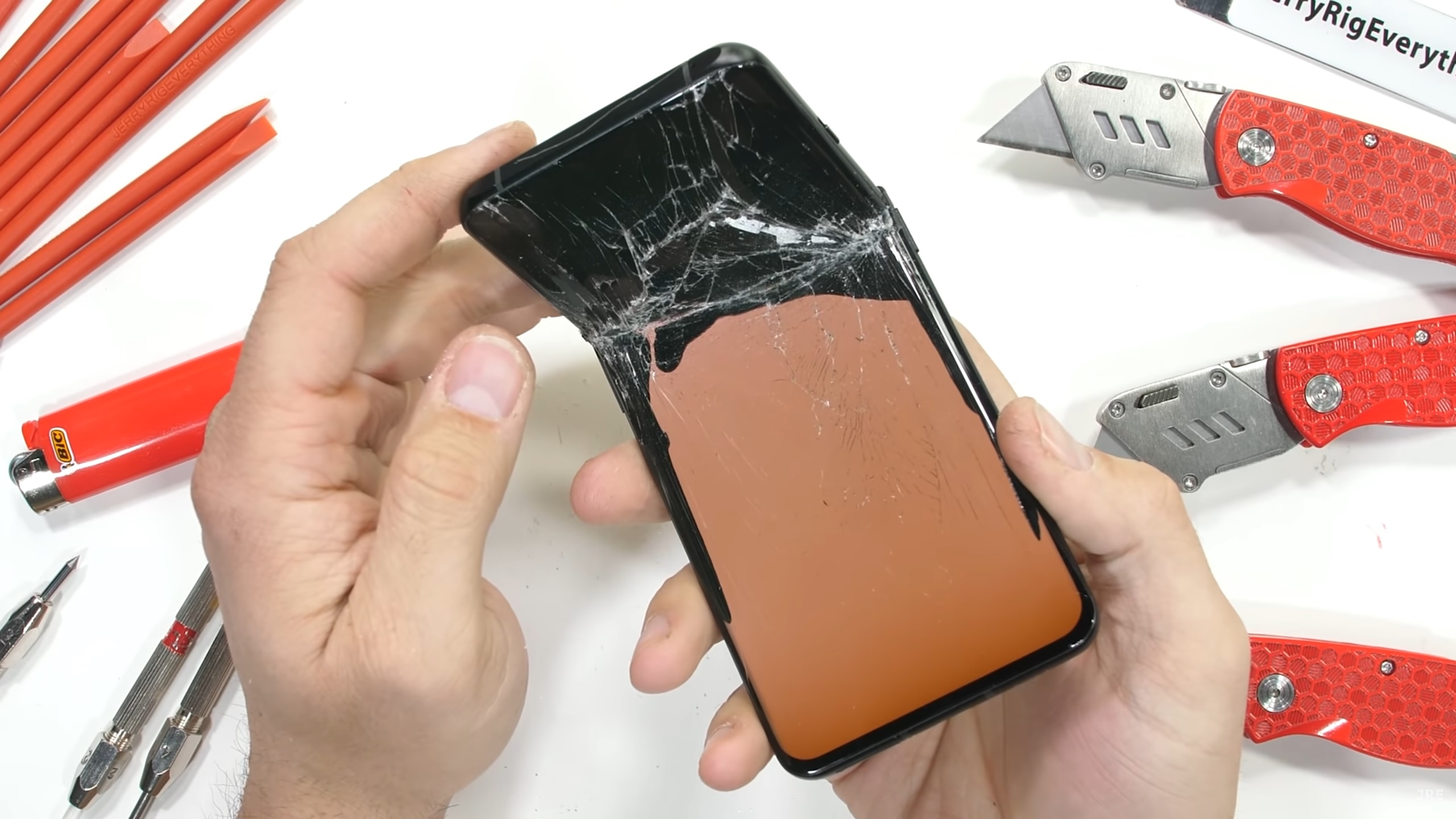 OnePlus 10 Pro złamany