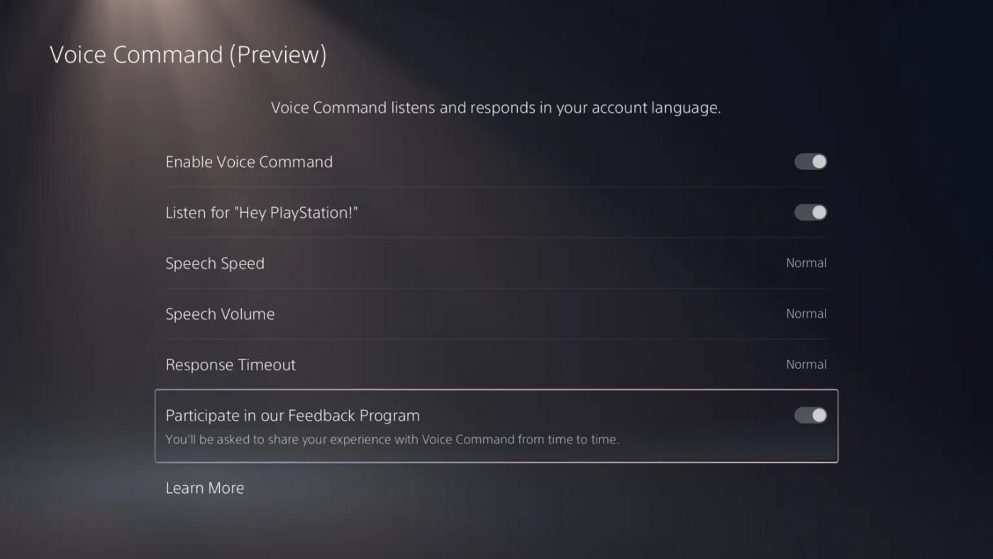 PlayStation 5 pozwoli na regulację prędkości i głośności komunikatów, a także opóźnienie momentu reakcji na polecenie. (źródło: PlayStation Blog)